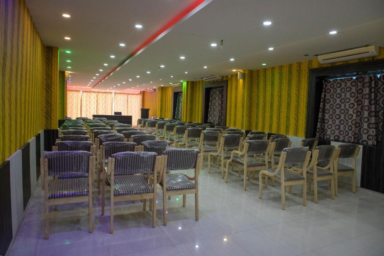 Oyo 11346 Hotel Tazz Odisha Bhuvanesvar Kültér fotó
