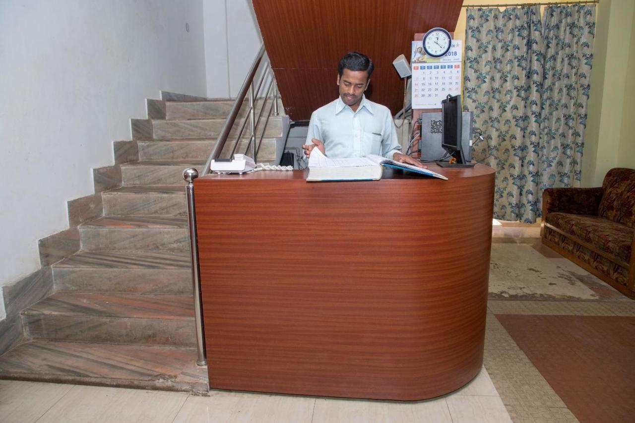 Oyo 11346 Hotel Tazz Odisha Bhuvanesvar Kültér fotó