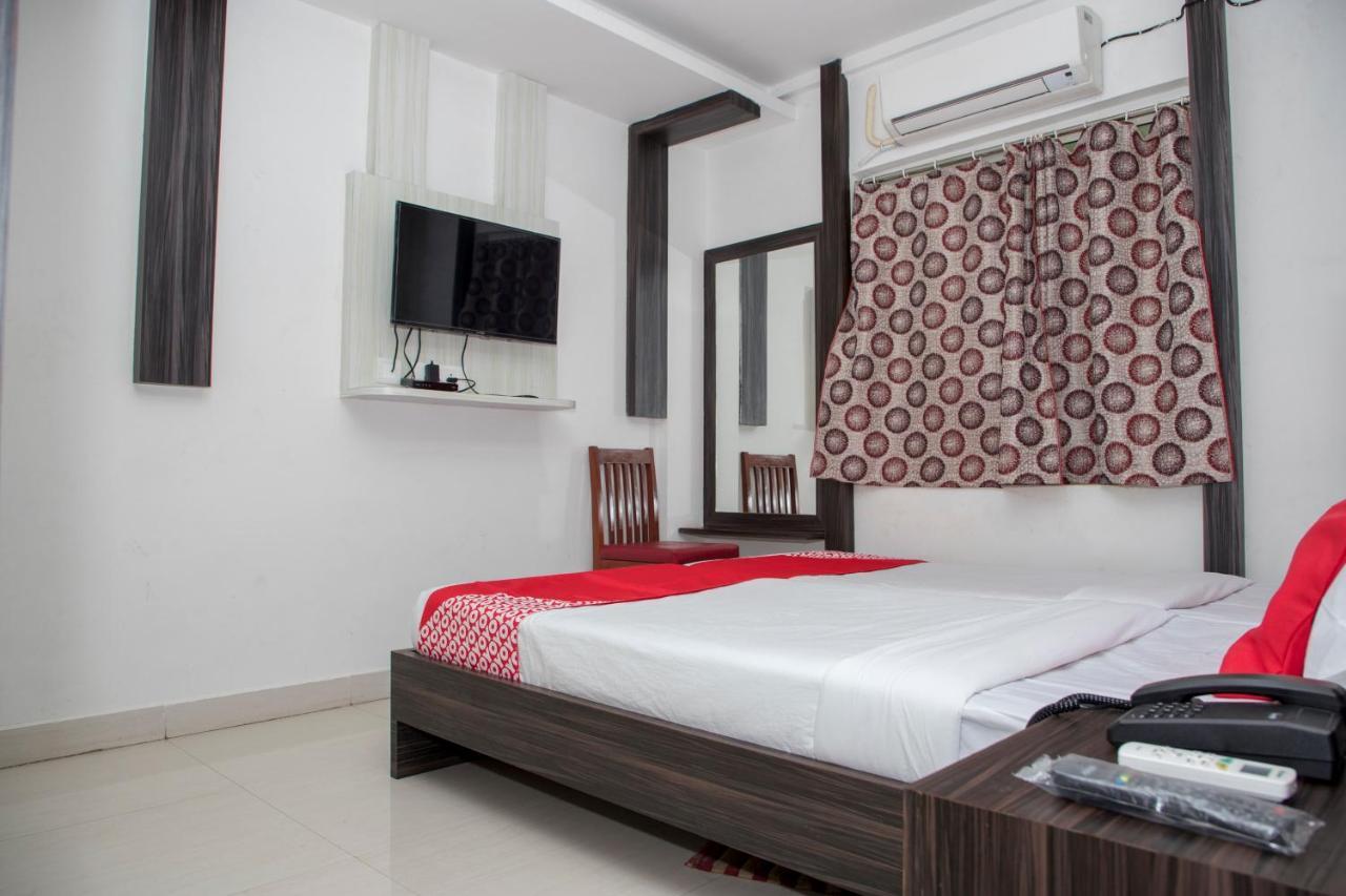 Oyo 11346 Hotel Tazz Odisha Bhuvanesvar Kültér fotó