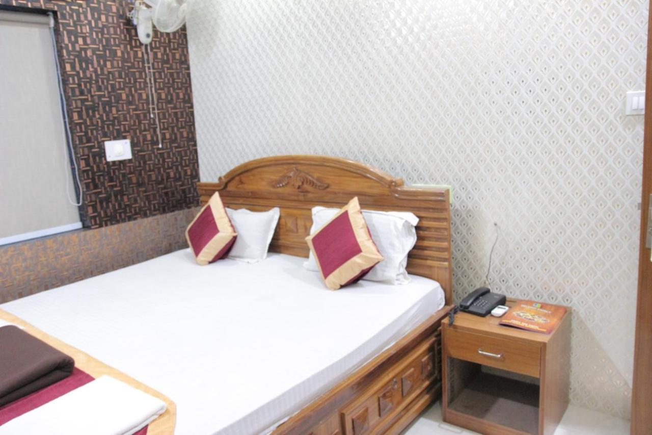 Oyo 11346 Hotel Tazz Odisha Bhuvanesvar Kültér fotó
