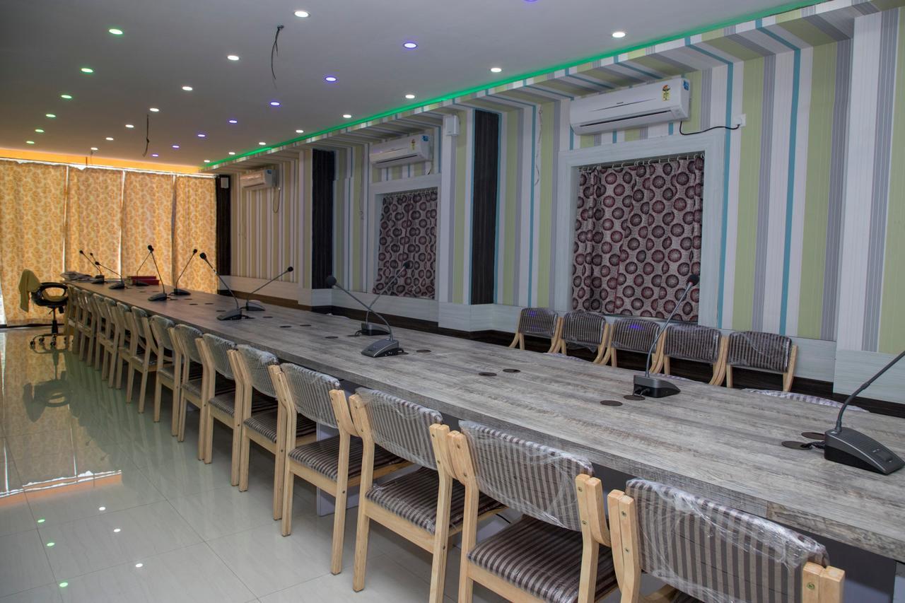 Oyo 11346 Hotel Tazz Odisha Bhuvanesvar Kültér fotó