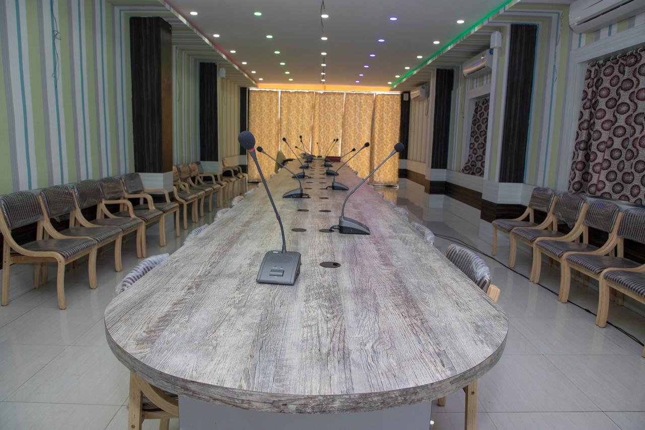 Oyo 11346 Hotel Tazz Odisha Bhuvanesvar Kültér fotó